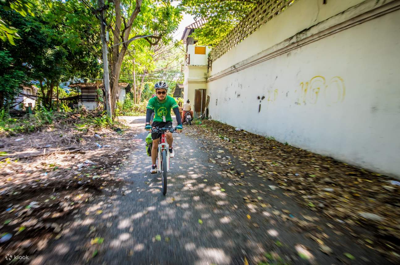 Chiang Mai : Visite à vélo de la vieille ville historique - Matin ou Soir